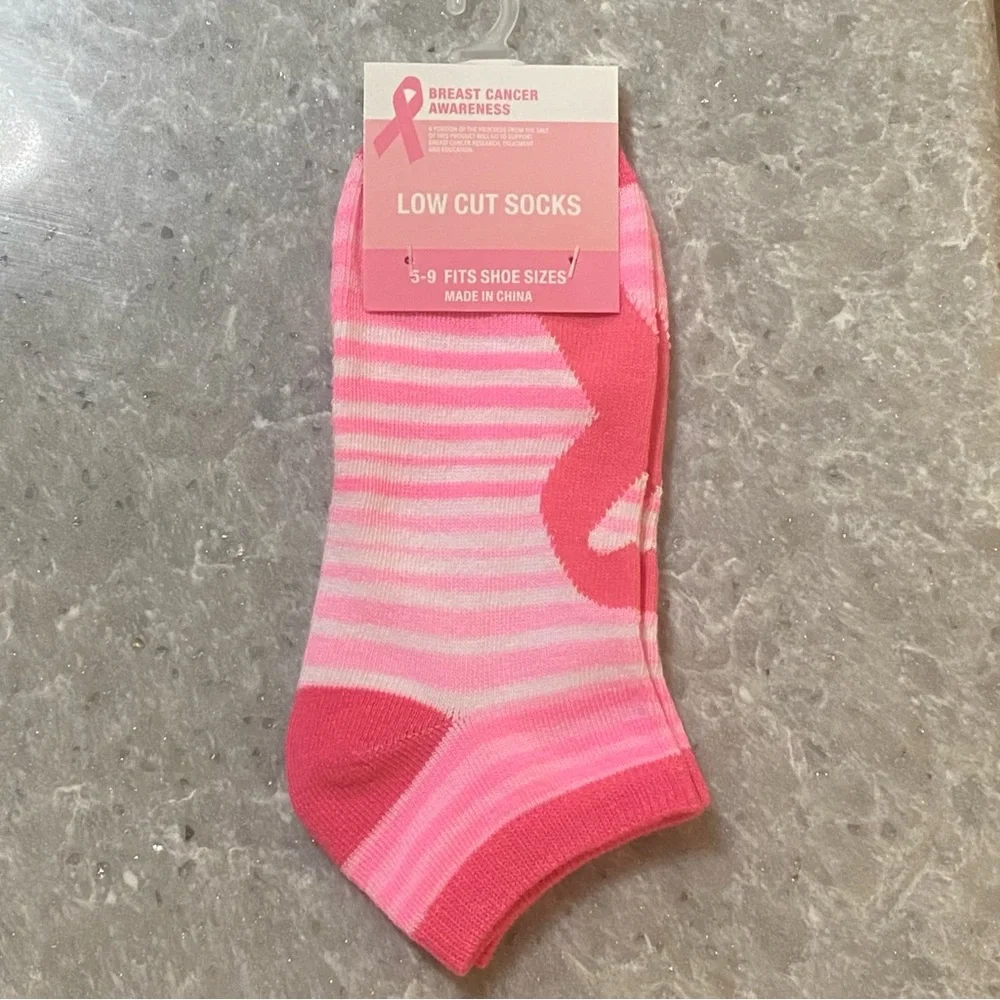 NEW! 4 Pairs! Breast Cancer Awareness Socks Soft Pink Ribbon Fits Shoe Sizes 5-9